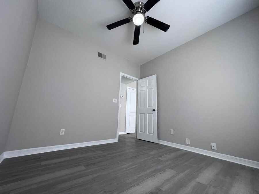 163 Avenue A Se #2 - Photo 5 of 10