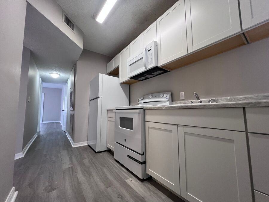163 Avenue A Se #1 - Photo 4 of 9