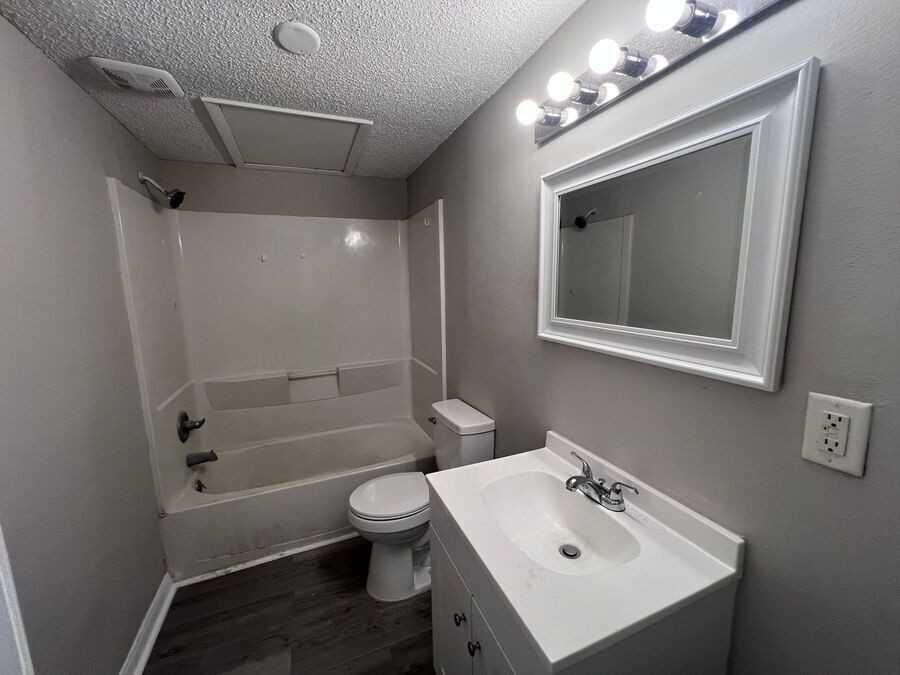 163 Avenue A Se #1 - Photo 7 of 9