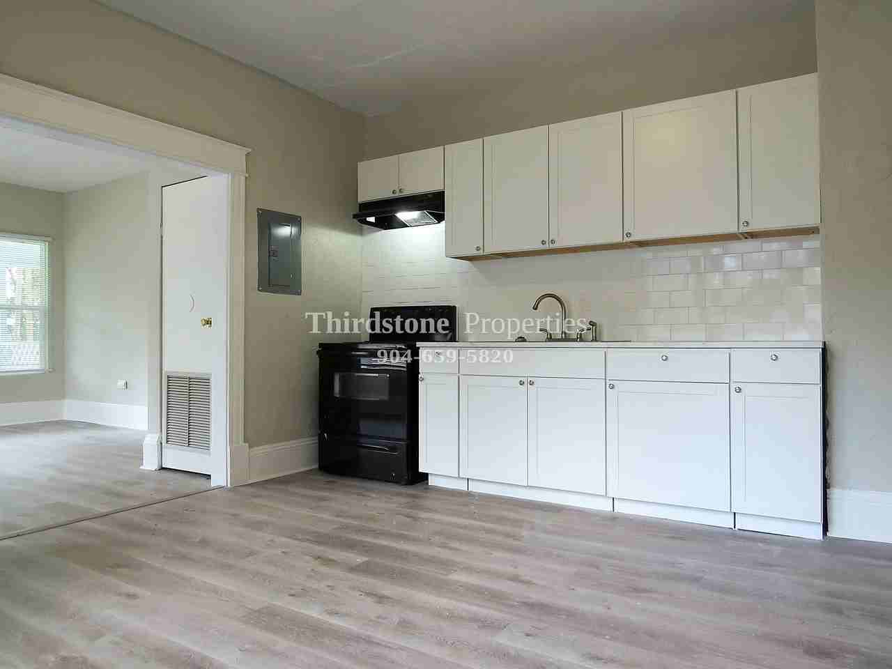 3326 W 1st St - Photo 3 of 15