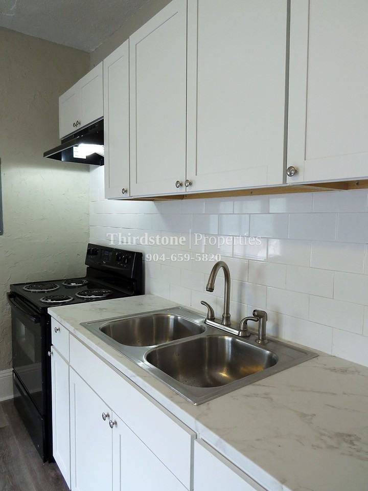 3326 W 1st St - Photo 4 of 15