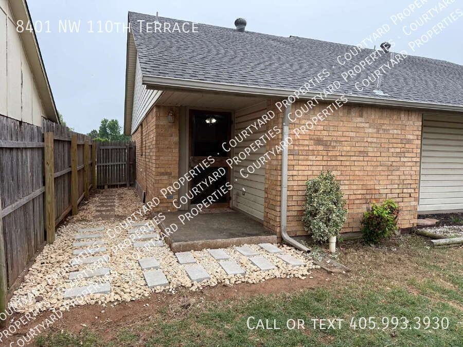 8401 Nw 110th Ter - Photo 5 of 21