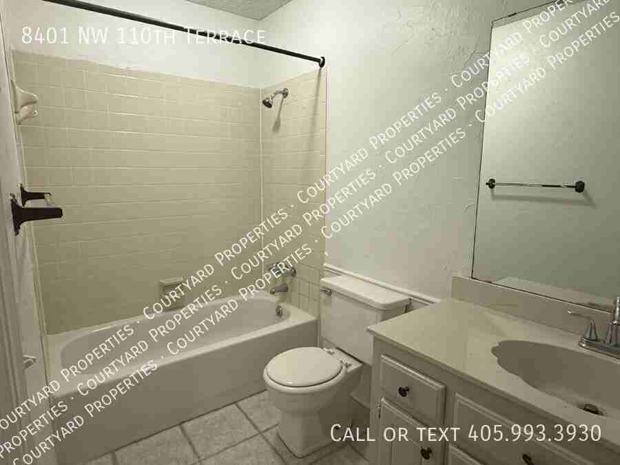 8401 Nw 110th Ter - Photo 6 of 21
