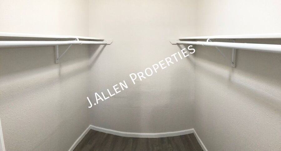 1805 Parker Cir #B - Photo 6 of 6