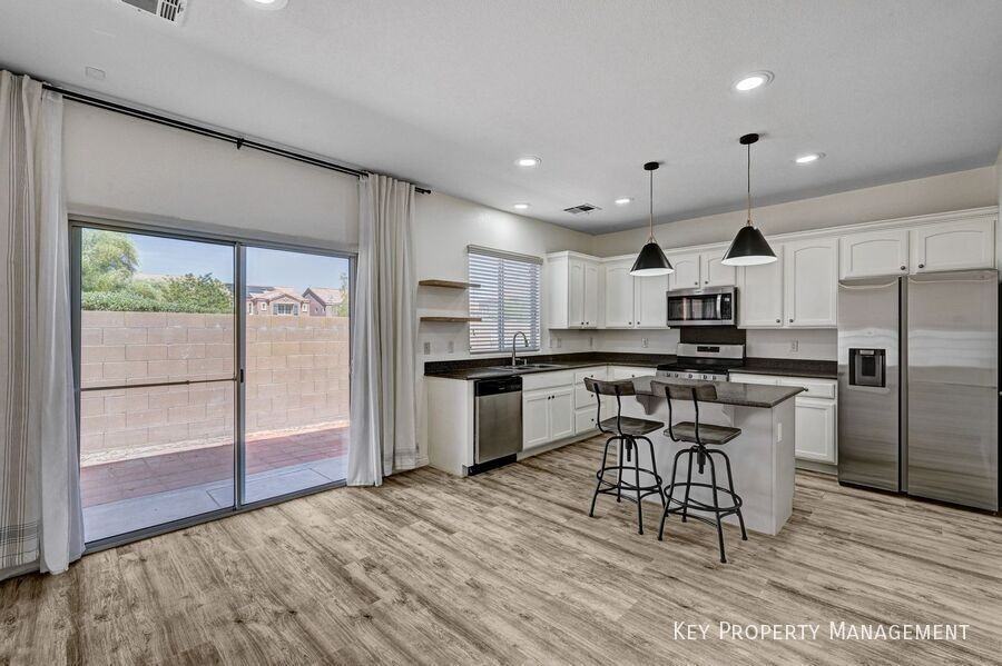 9072 Burning Sun Ave - Photo 6 of 25