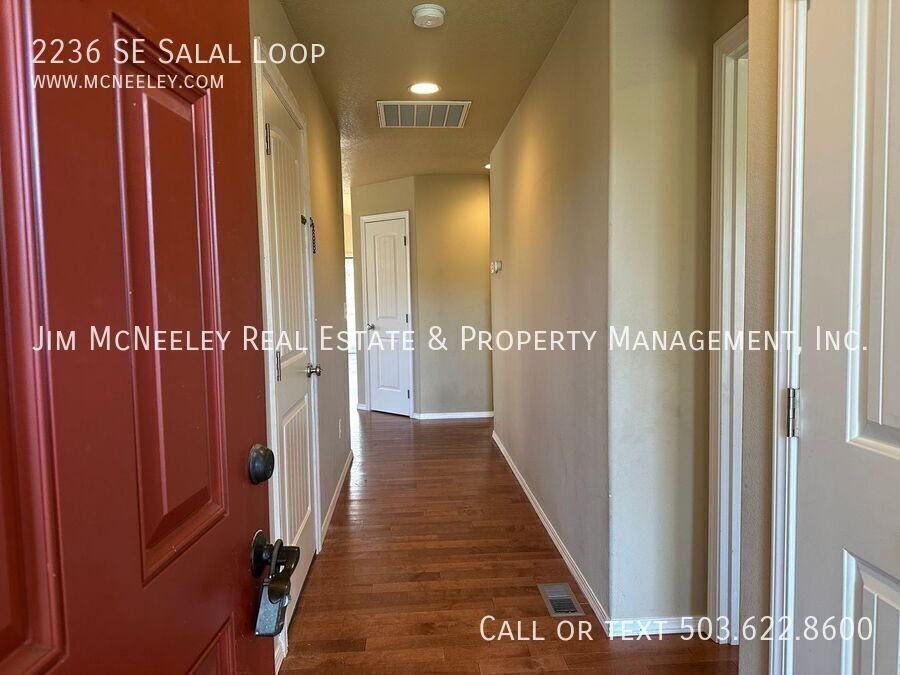 2236 Se Salal Loop - Photo 2 of 21