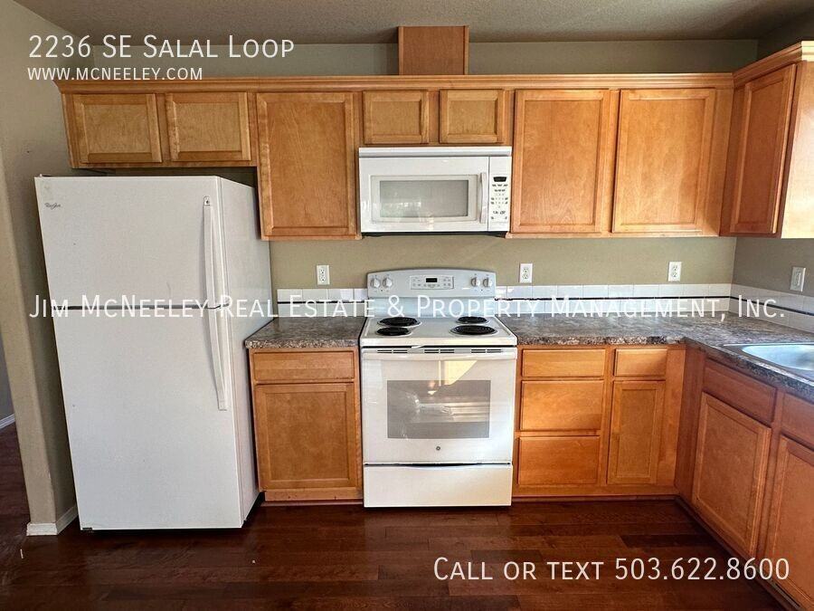 2236 Se Salal Loop - Photo 7 of 21