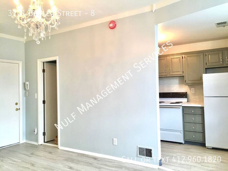 3701 Butler St #8 - Photo 7 of 10