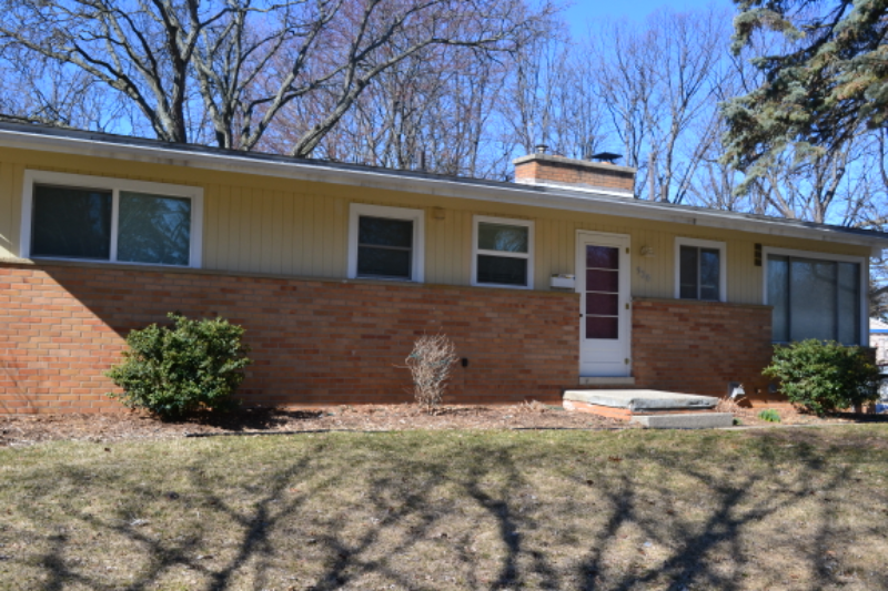 930 Sherwood St - Photo 2 of 46