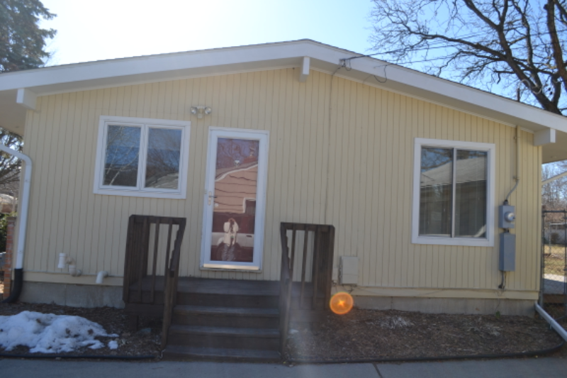 930 Sherwood St - Photo 3 of 46