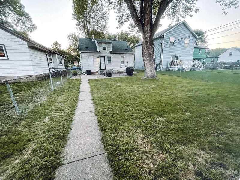 520 15th Ave N - Photo 2 of 20