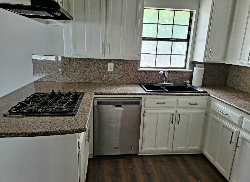 4400 Hodgkins Rd - Photo 6 of 17