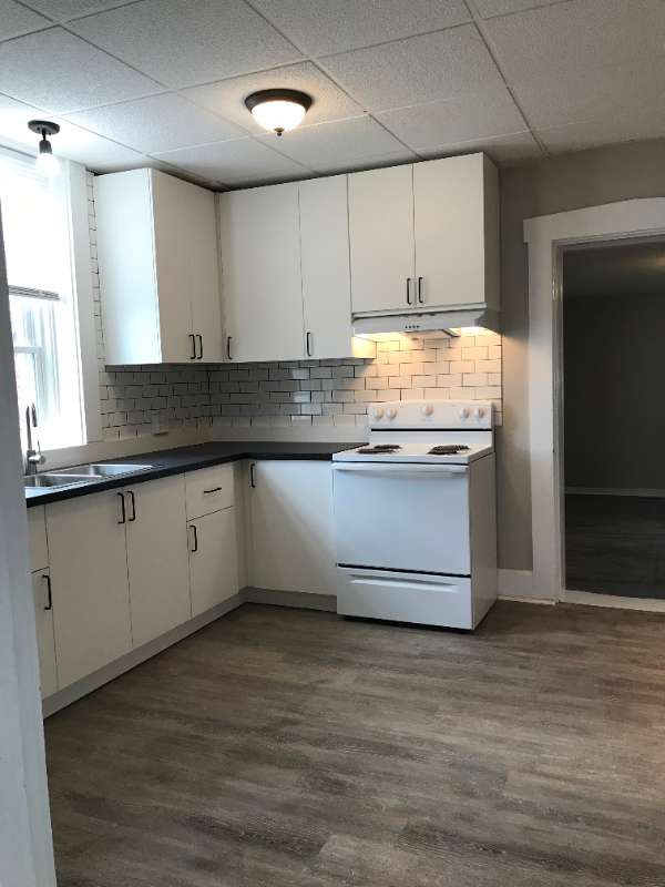 10 W Park St #B - Photo 2 of 16