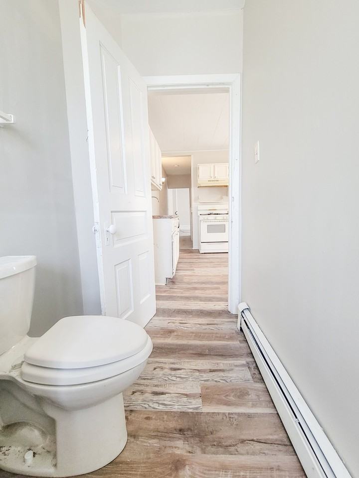 644 Van Buren St Ne #3 - Photo 3 of 20