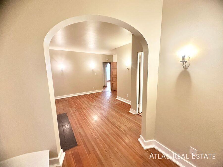 1516 N Cascade Ave #4 - Photo 5 of 23