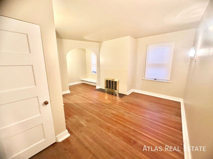 1516 N Cascade Ave #4 - Photo 6 of 23