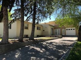 featured image of 1600 Curtis Ave #2