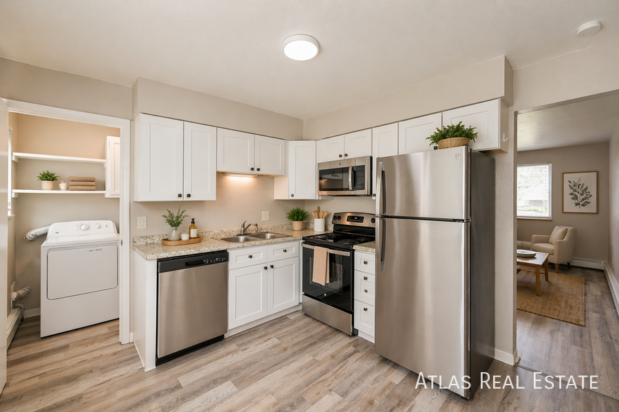 5703 S Pearl St #06 - Photo 2 of 15