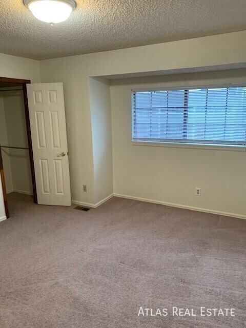 2361 Split Rock Dr - Photo 7 of 8