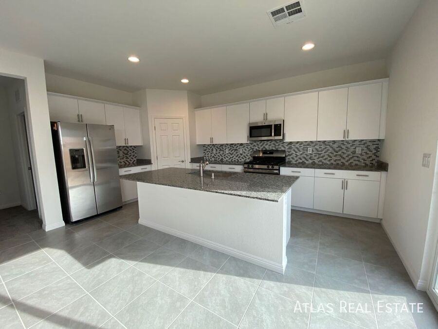 4051 N Atoll Reefs St - Photo 4 of 10
