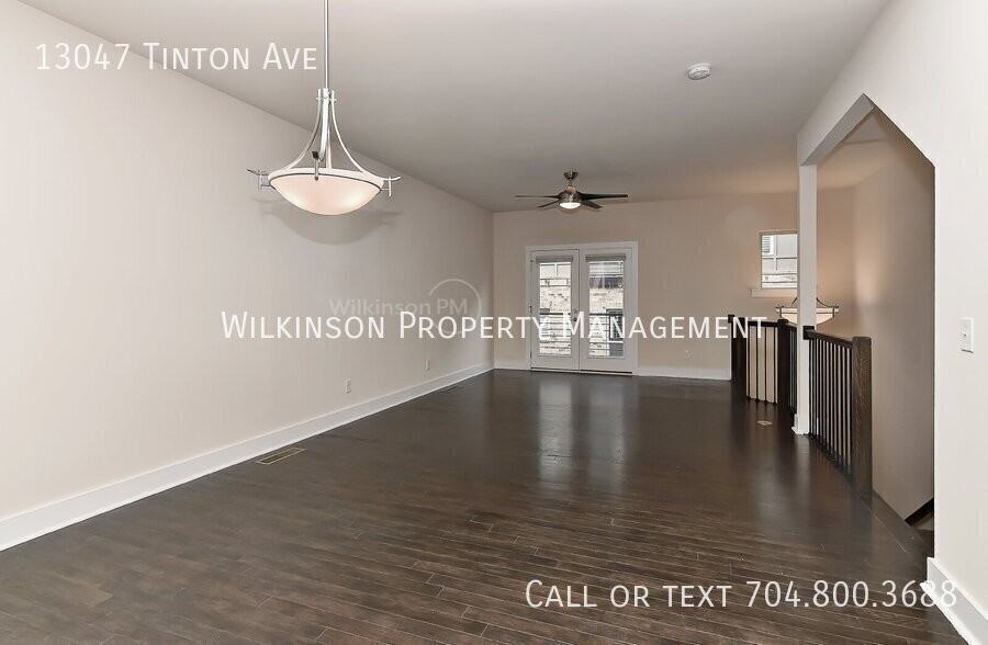 13047 Tinton Ave - Photo 7 of 35