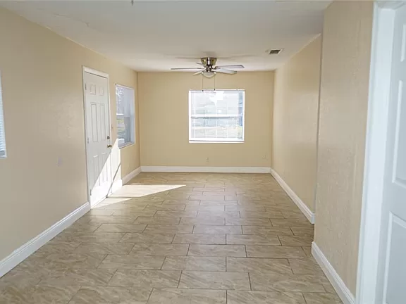 2500 Carver Ave - Photo 5 of 12