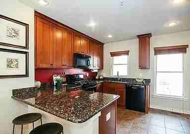 907 4th St Se - Photo 2 of 14