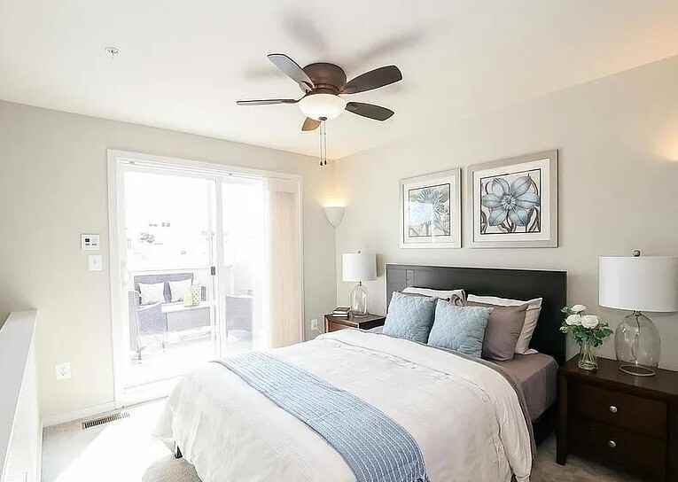 907 4th St Se - Photo 6 of 14