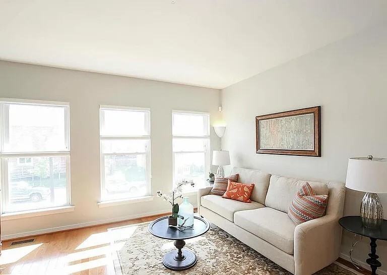 907 4th St Se - Photo 7 of 14