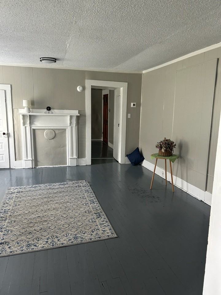 526 E Fisher St #526 - Photo 4 of 13