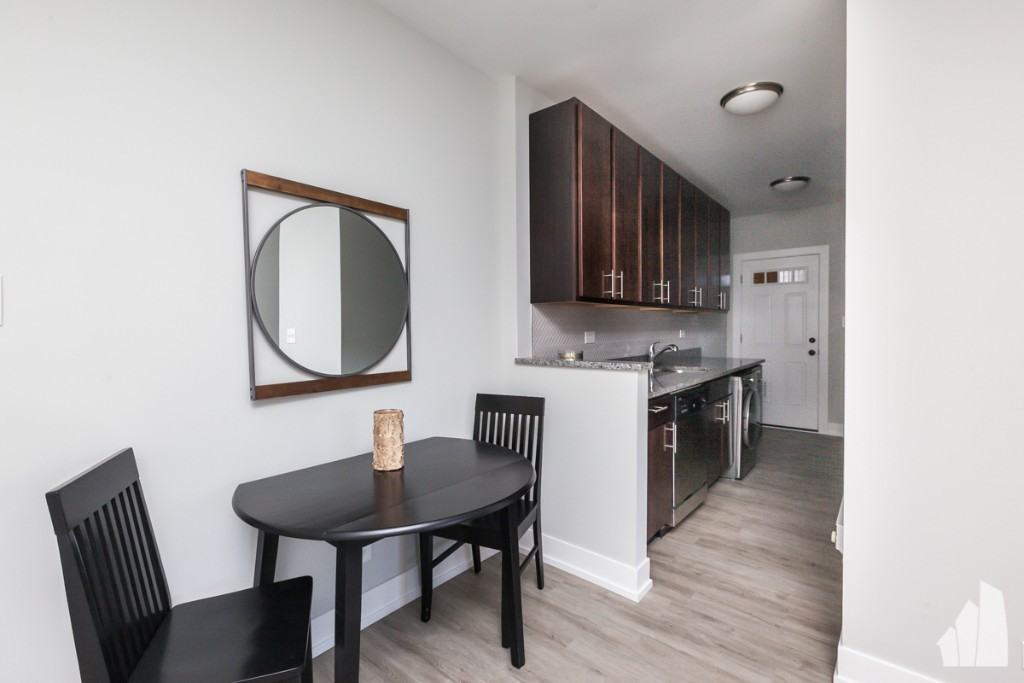 711 W Brompton Ave #53 - Photo 3 of 8