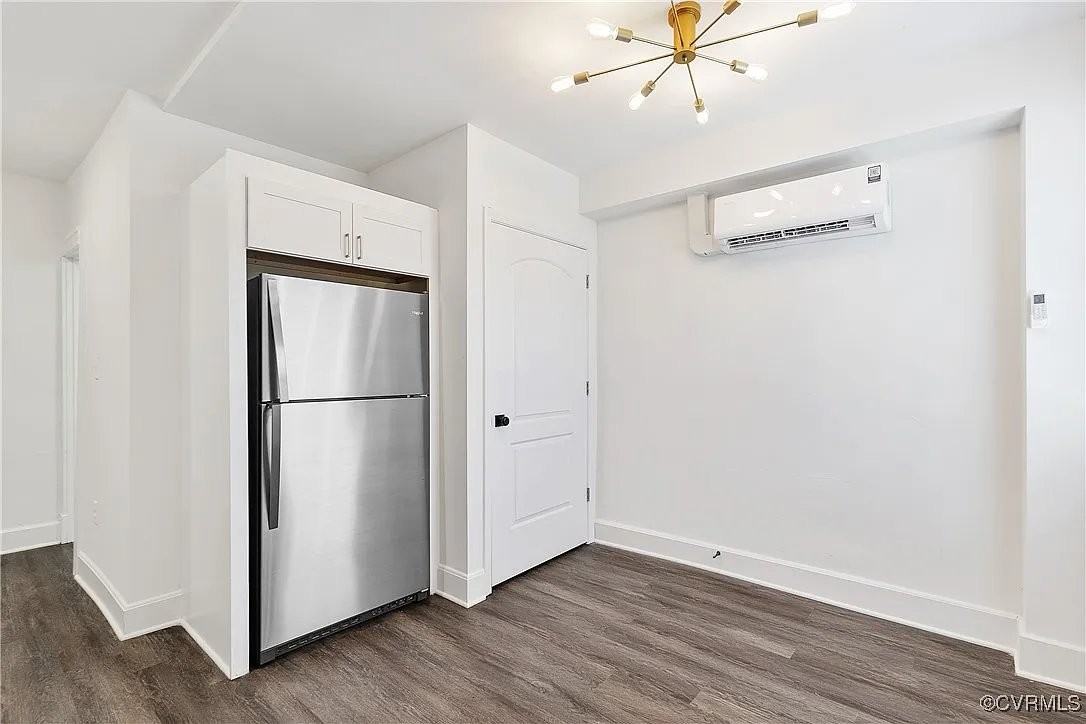 3139 Ellwood Ave #D - Photo 2 of 20
