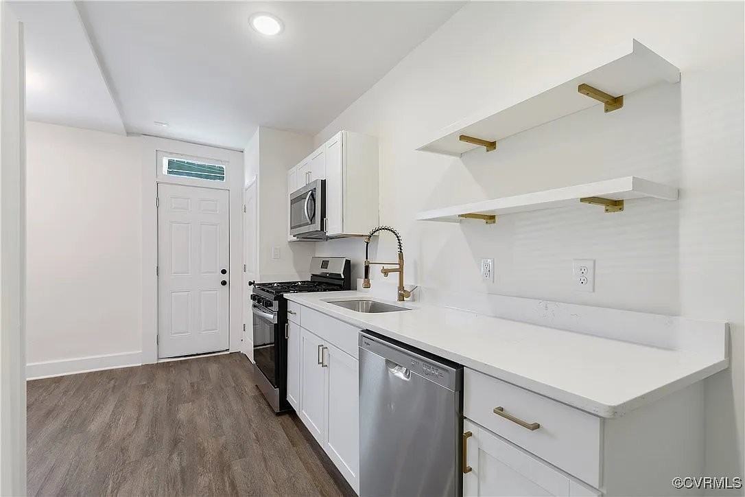 3139 Ellwood Ave #D - Photo 3 of 20
