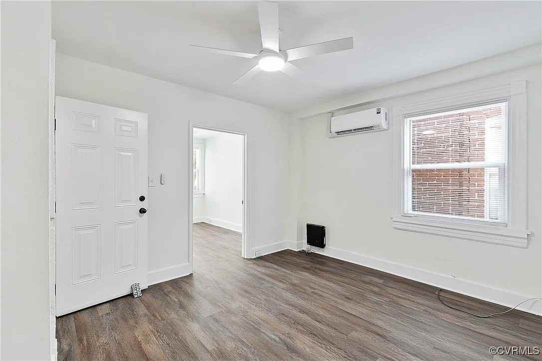 3139 Ellwood Ave #D - Photo 7 of 20