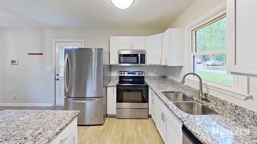 202 Newgate Dr - Photo 4 of 34