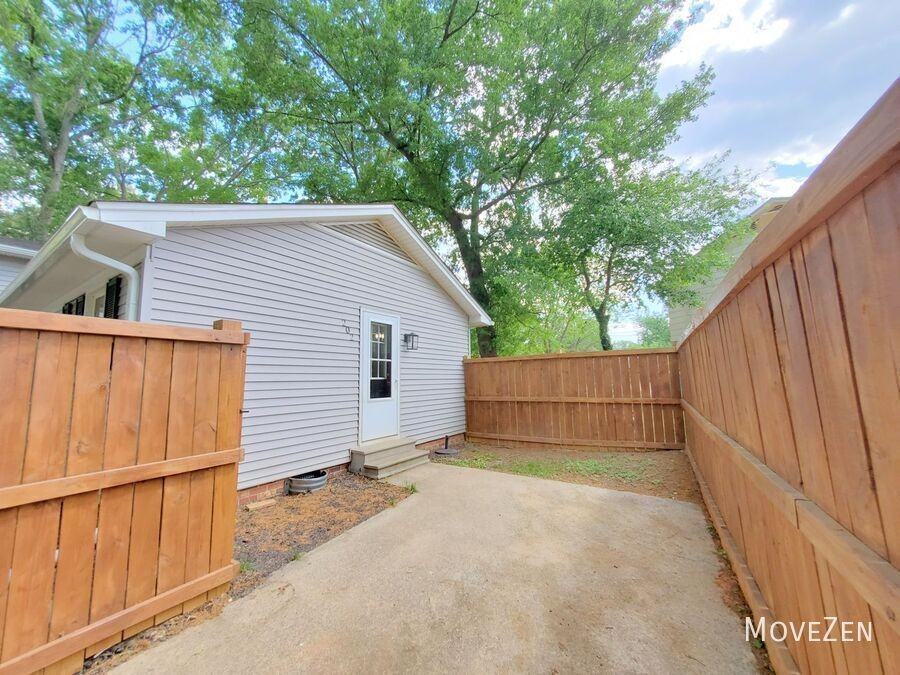 202 Newgate Dr - Photo 5 of 34