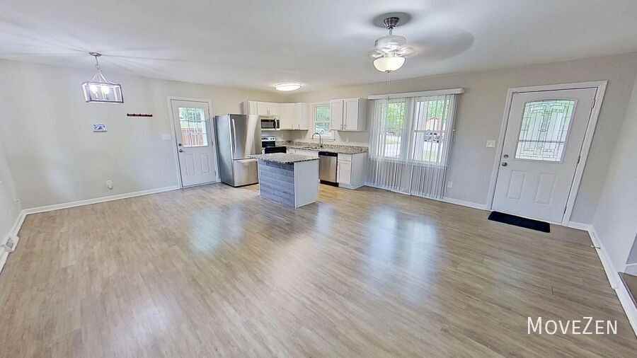 202 Newgate Dr - Photo 6 of 34