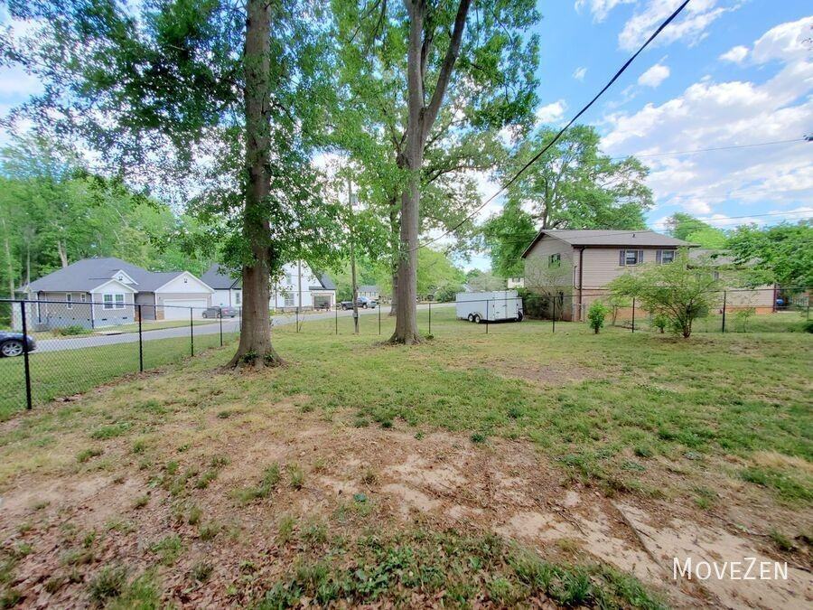 202 Newgate Dr - Photo 7 of 34