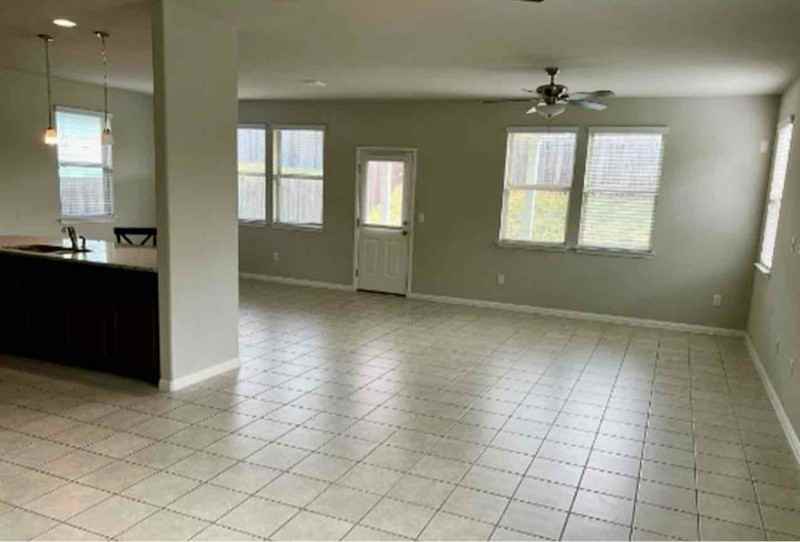 400 Eagle Brook Ln - Photo 5 of 16