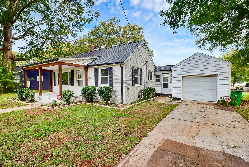 5726 Oak Dr - Photo 2 of 20