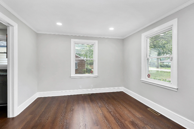 5726 Oak Dr - Photo 5 of 20