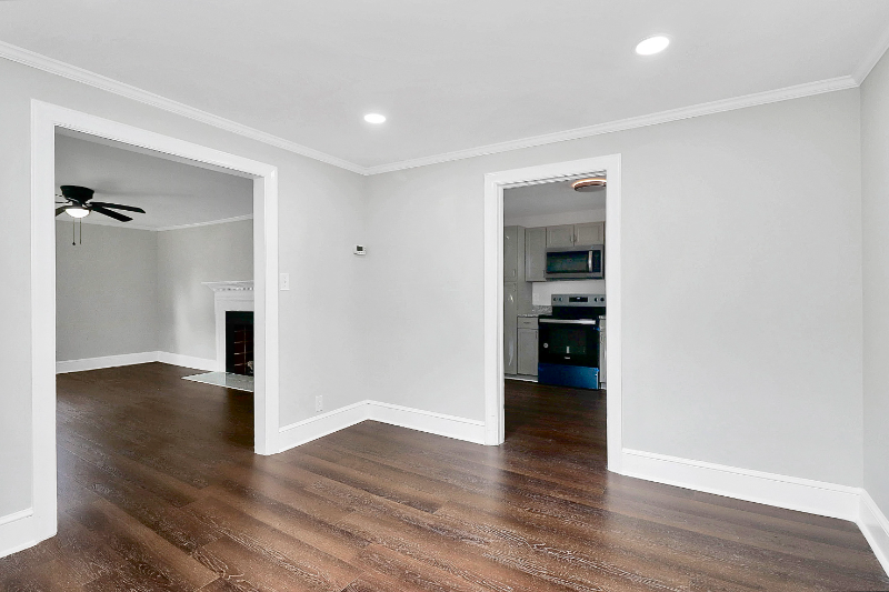 5726 Oak Dr - Photo 6 of 20