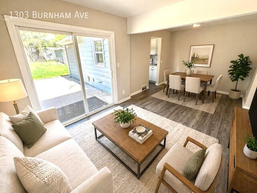 1303 Burnham Ave - Photo 4 of 11