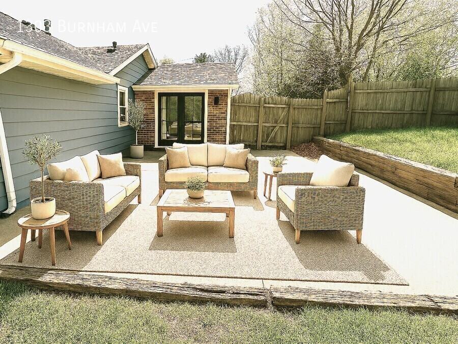 1303 Burnham Ave - Photo 5 of 11