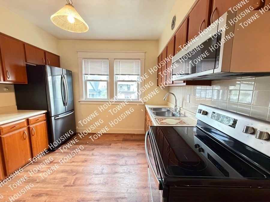 144 Lovering Ave - Photo 2 of 17