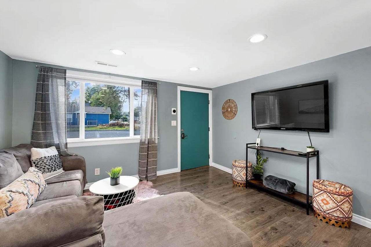 1101 E Stiner Ave - Photo 5 of 18