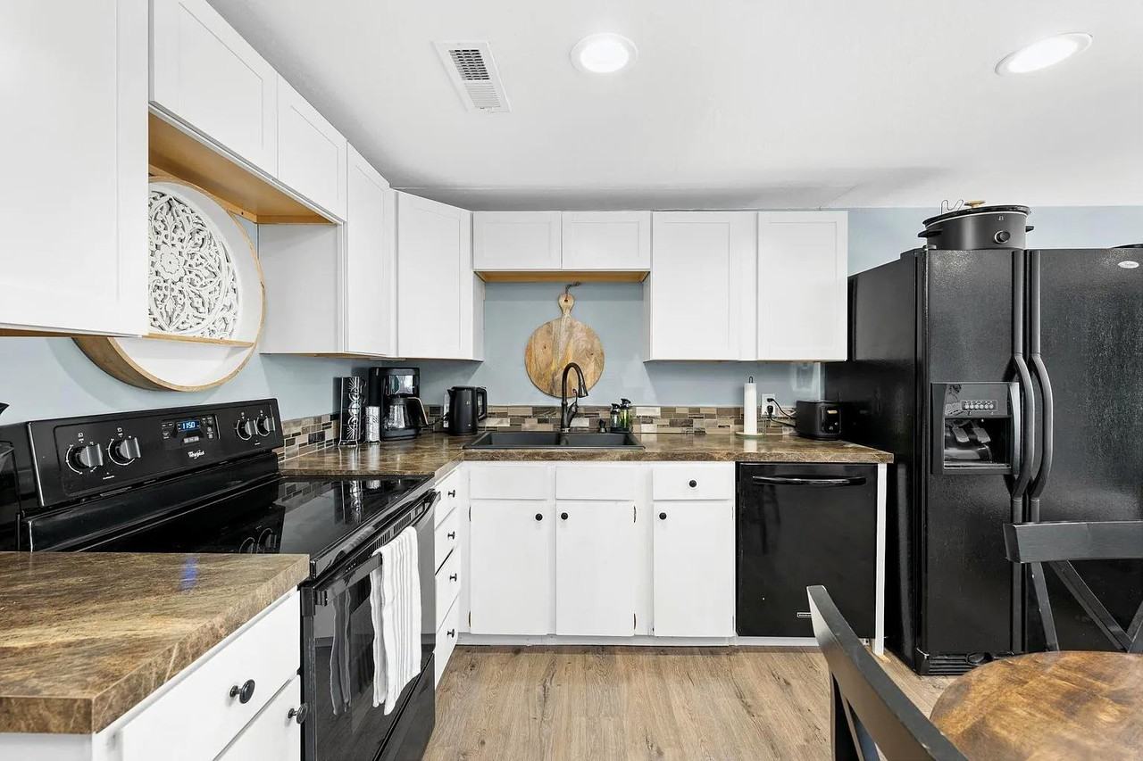 1101 E Stiner Ave - Photo 6 of 18