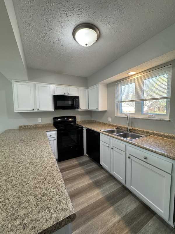 6388 Wolcott Ct - Photo 6 of 14