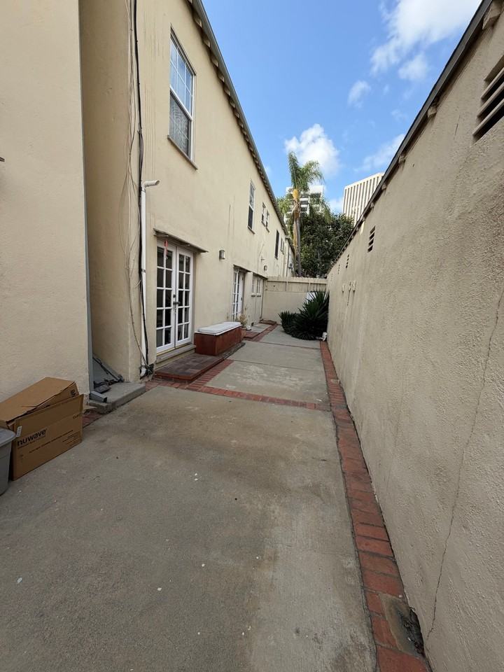 9969 Robbins Dr #NA - Photo 4 of 10