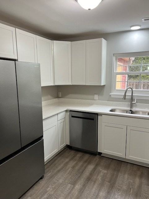 2216 Minnear St - Photo 3 of 20